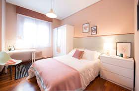 Private room for rent for €550 per month in Bilbao, Avenida Lehendakari Aguirre