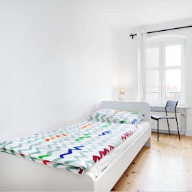 Private room for rent for €670 per month in Berlin, Manteuffelstraße