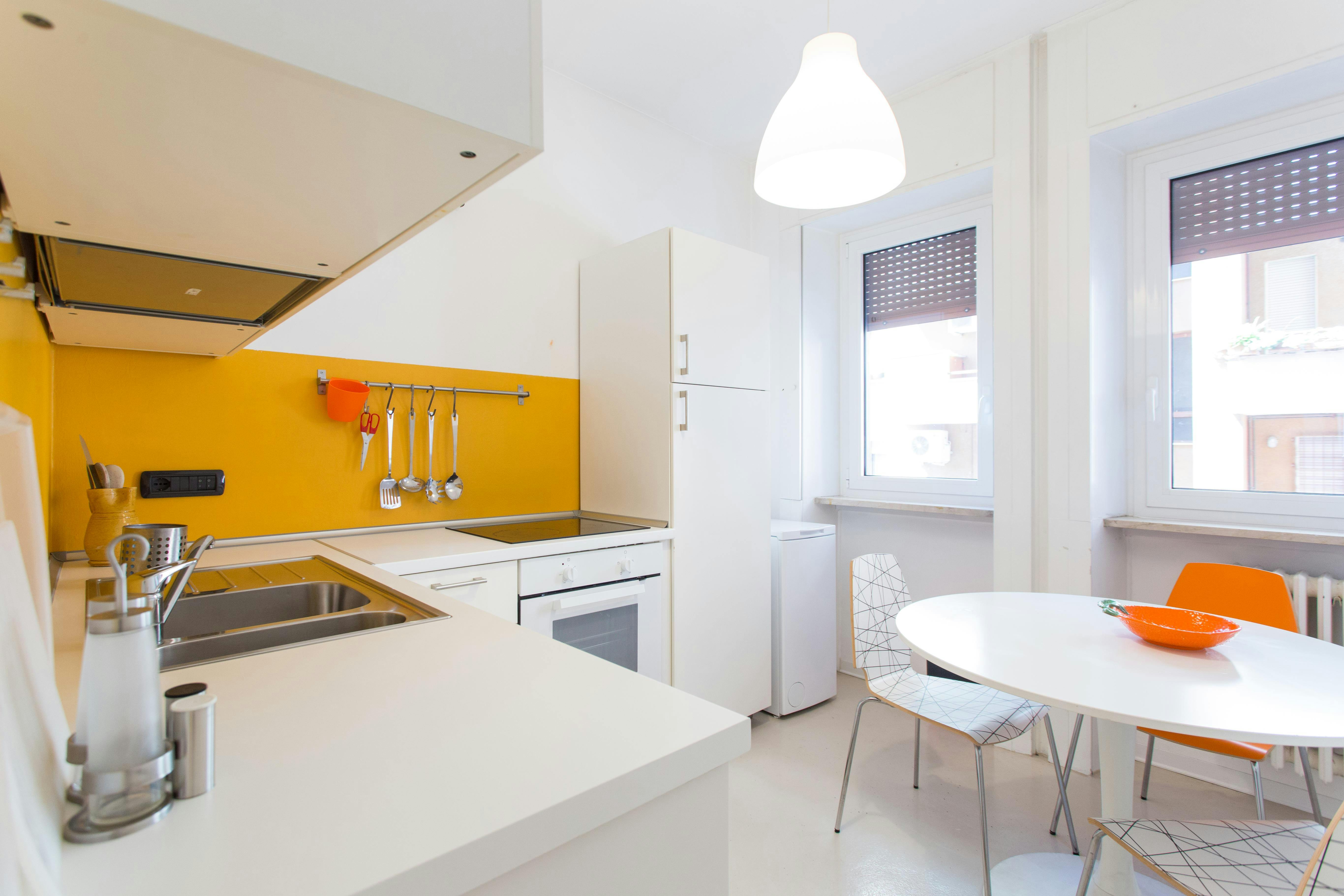 Apartment for rent for €1,900 per month in Milan, Via Egadi