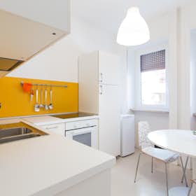 Apartment for rent for €1,850 per month in Milan, Via Egadi