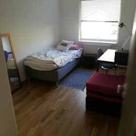 Private room for rent for SEK 4,566 per month in Malmö, Hålsjögatan
