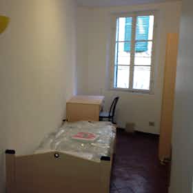 Отдельная комната сдается в аренду за 350 € в месяц в Siena, Casato di Sopra
