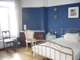 Отдельная комната сдается в аренду за 825 € в месяц в Woluwe-Saint-Pierre, Avenue de Broqueville