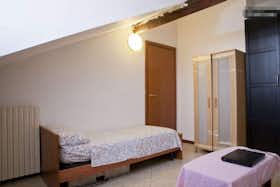 Mehrbettzimmer zu mieten für 350 € pro Monat in San Fratello, Via Giosuè Carducci