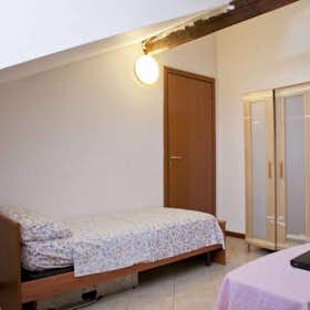 Shared room for rent for €350 per month in San Fratello, Via Giosuè Carducci