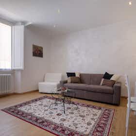 Apartment for rent for €2,100 per month in Florence, Via dell'Oche