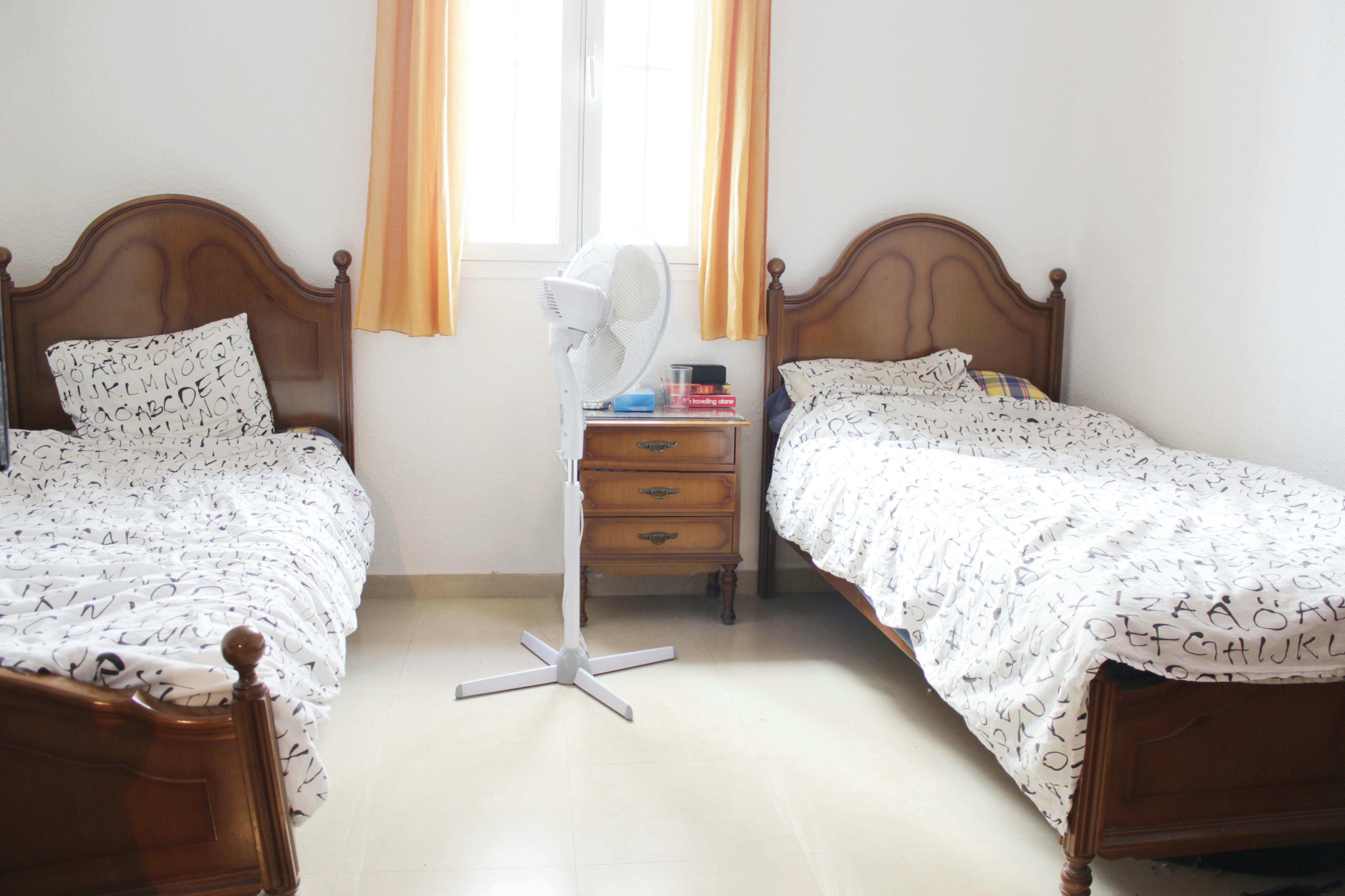 Callejón Dos Hermanas, Sevilla Sevilla