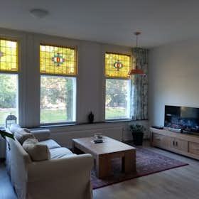 Apartment for rent for €2,100 per month in Rotterdam, Boergoensevliet