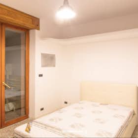 Private room for rent for €595 per month in Milan, Via Giovanni Ambrogio De Predis