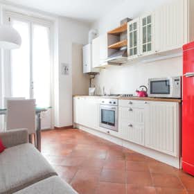 Apartment for rent for €2,140 per month in Milan, Via Mosè Bianchi