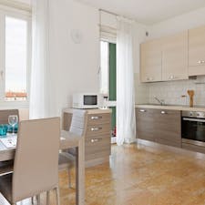 Apartment for rent for €2,349 per month in Milan, Corso Lodi