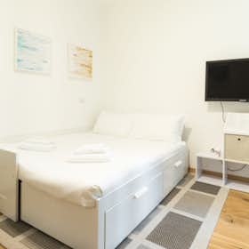 Appartamento in affitto a 1.690 € al mese a Milan, Via Carlo De Cristoforis