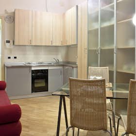 Apartment for rent for €2,580 per month in Milan, Via Fiori Chiari
