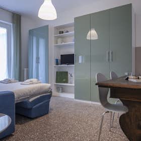 Apartment for rent for €1,600 per month in Milan, Via Giuseppe Cesare Abba