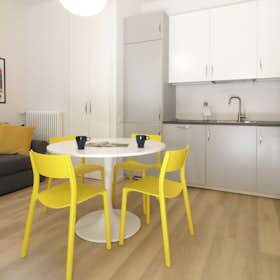 Apartment for rent for €1,890 per month in Milan, Via Piero della Francesca