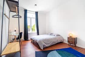 私人房间 正在以 €535 的月租出租，其位于 Charleroi, Rue Isaac