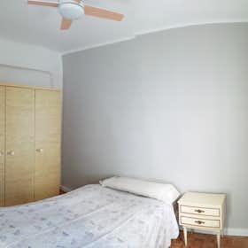 WG-Zimmer for rent for 350 € per month in Madrid, Calle del General Ricardos