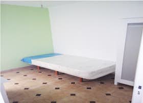 Private room for rent for €350 per month in Valencia, Calle Pintor Cabrera