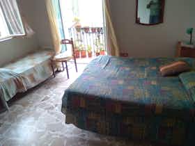 Privé kamer te huur voor € 1.000 per maand in Taormina, Vico C. S. Rupilio