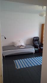 Private room for rent for SEK 5,000 per month in Malmö, Hantverkaregatan