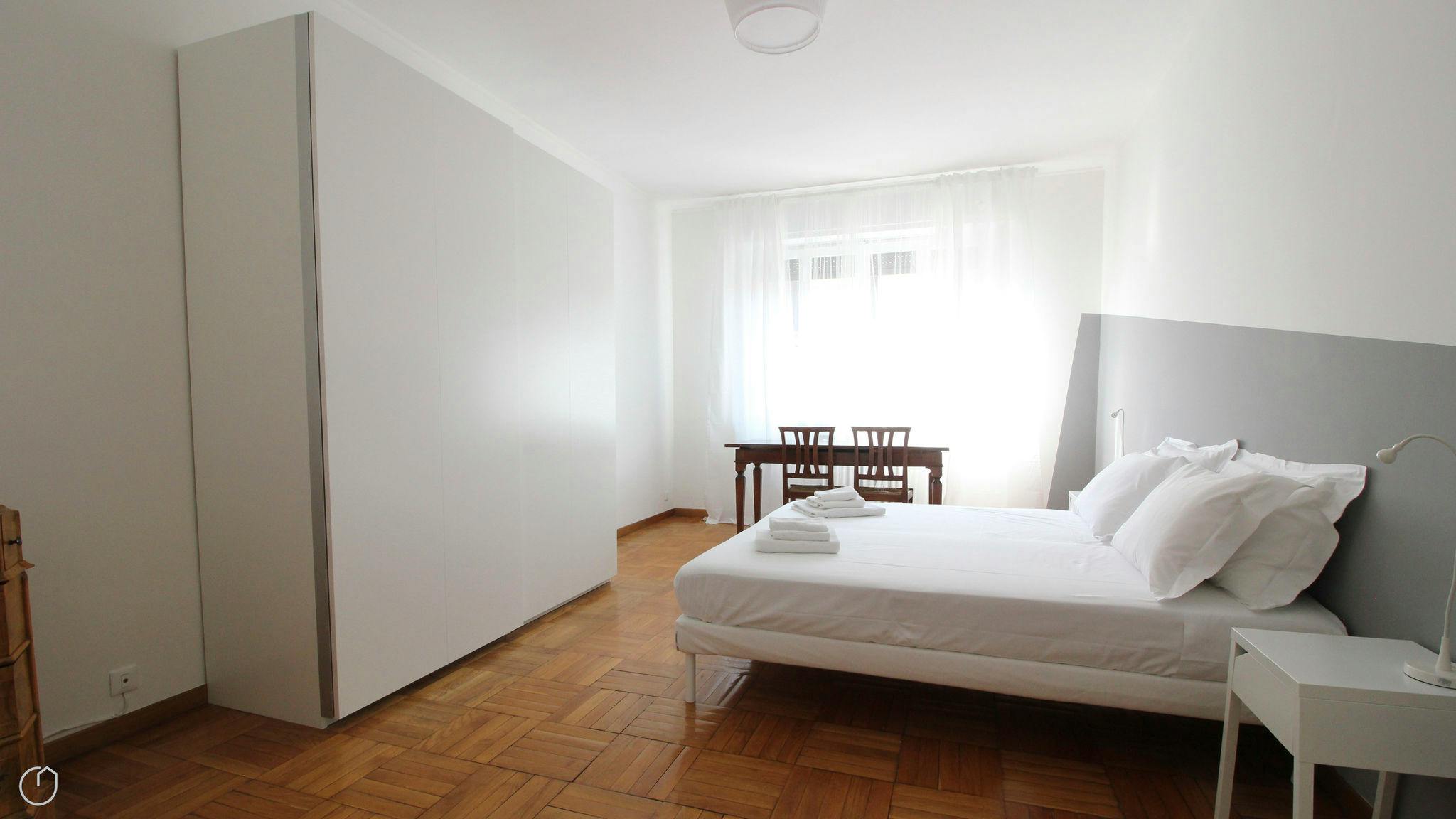 Appartamento in affitto a 1 € al mese a Milan, Via Piacenza