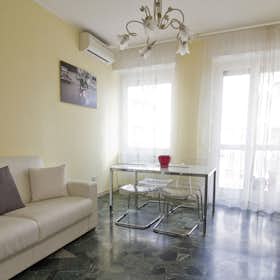 Apartment for rent for €2,790 per month in Milan, Via Nino Bonnet