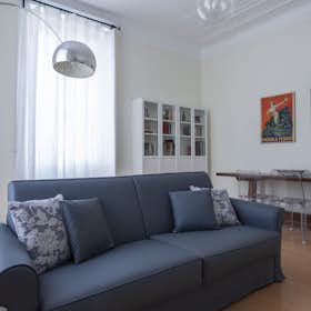Apartment for rent for €2,300 per month in Milan, Viale Lombardia
