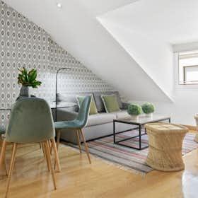Apartment for rent for €2,600 per month in Madrid, Calle de los Libreros