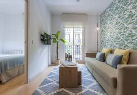 Apartment for rent for €2,450 per month in Madrid, Calle de Benito Gutiérrez