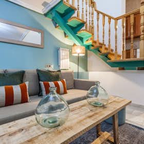 Appartement te huur voor € 2.320 per maand in Madrid, Calle de Peñascales