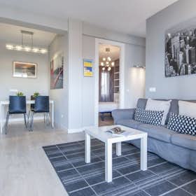 Apartment for rent for €2,690 per month in Madrid, Paseo de la Castellana