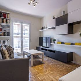 Apartment for rent for €2,212 per month in Madrid, Calle del Otero