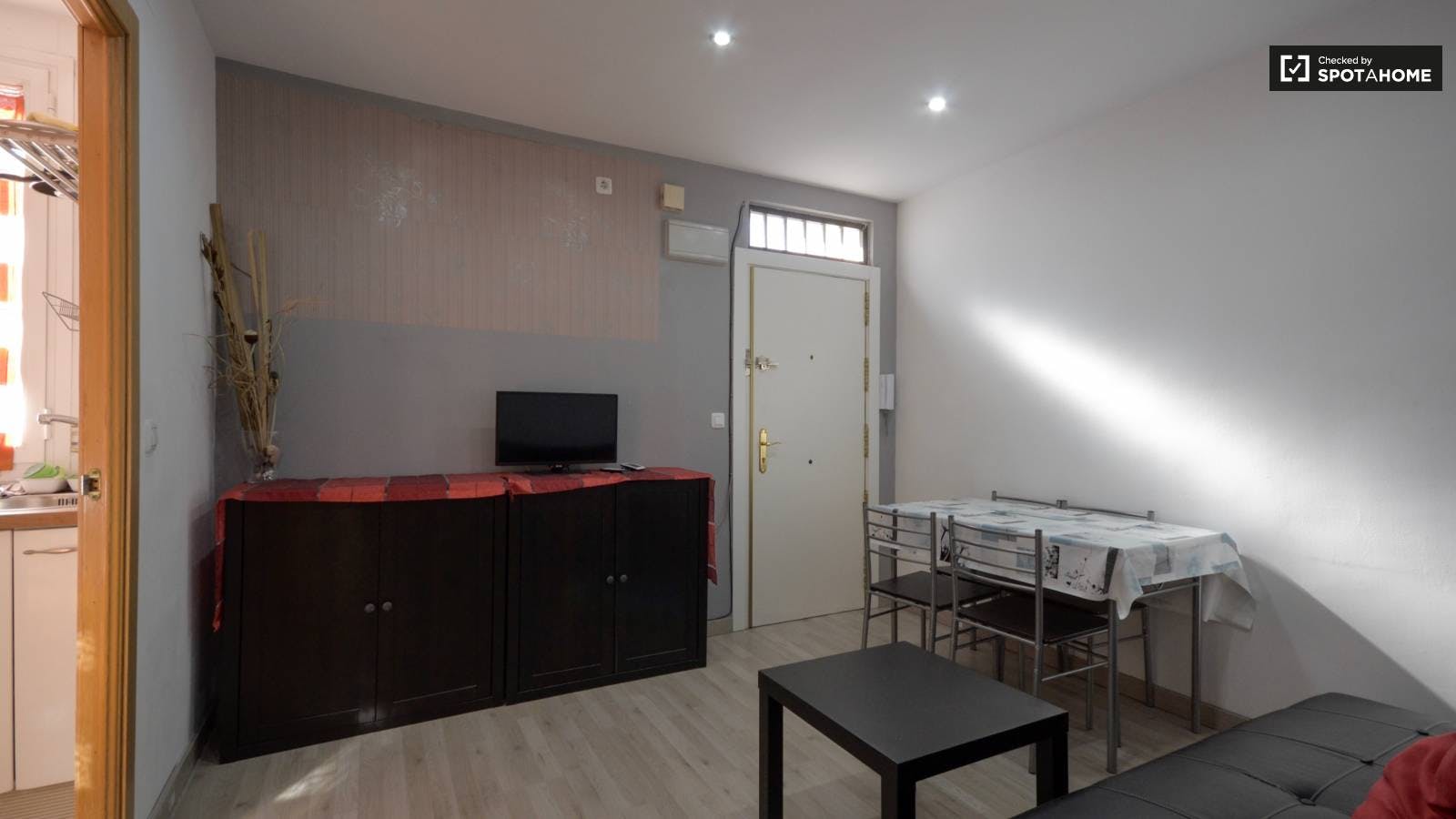 Appartamento in affitto a 1399 € al mese a Madrid, Calle de la Virgen