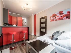 公寓 正在以 PLN 6,500 的月租出租，其位于 Warsaw, ulica Rożnowska