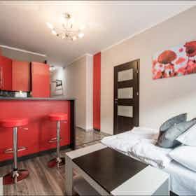 公寓 正在以 PLN 6,500 的月租出租，其位于 Warsaw, ulica Rożnowska