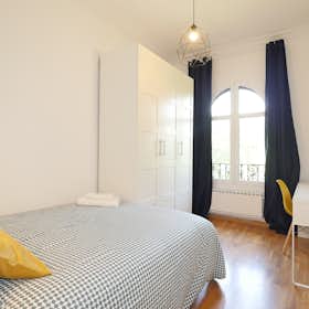 Private room for rent for €935 per month in Barcelona, Passeig de Sant Joan