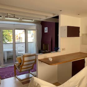 Appartement te huur voor € 1.100 per maand in Brussels, Napstraat