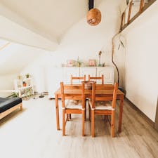 Apartment for rent for €800 per month in Schaerbeek, Groenstraat
