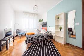 私人房间 正在以 €350 的月租出租，其位于 Udine, Via Mantova