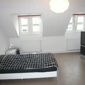 WG-Zimmer for rent for 750 € per month in Frankfurt am Main, Offenbacher Landstraße