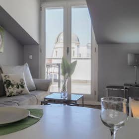 Apartment for rent for €2,275 per month in Madrid, Calle del Conde de Romanones