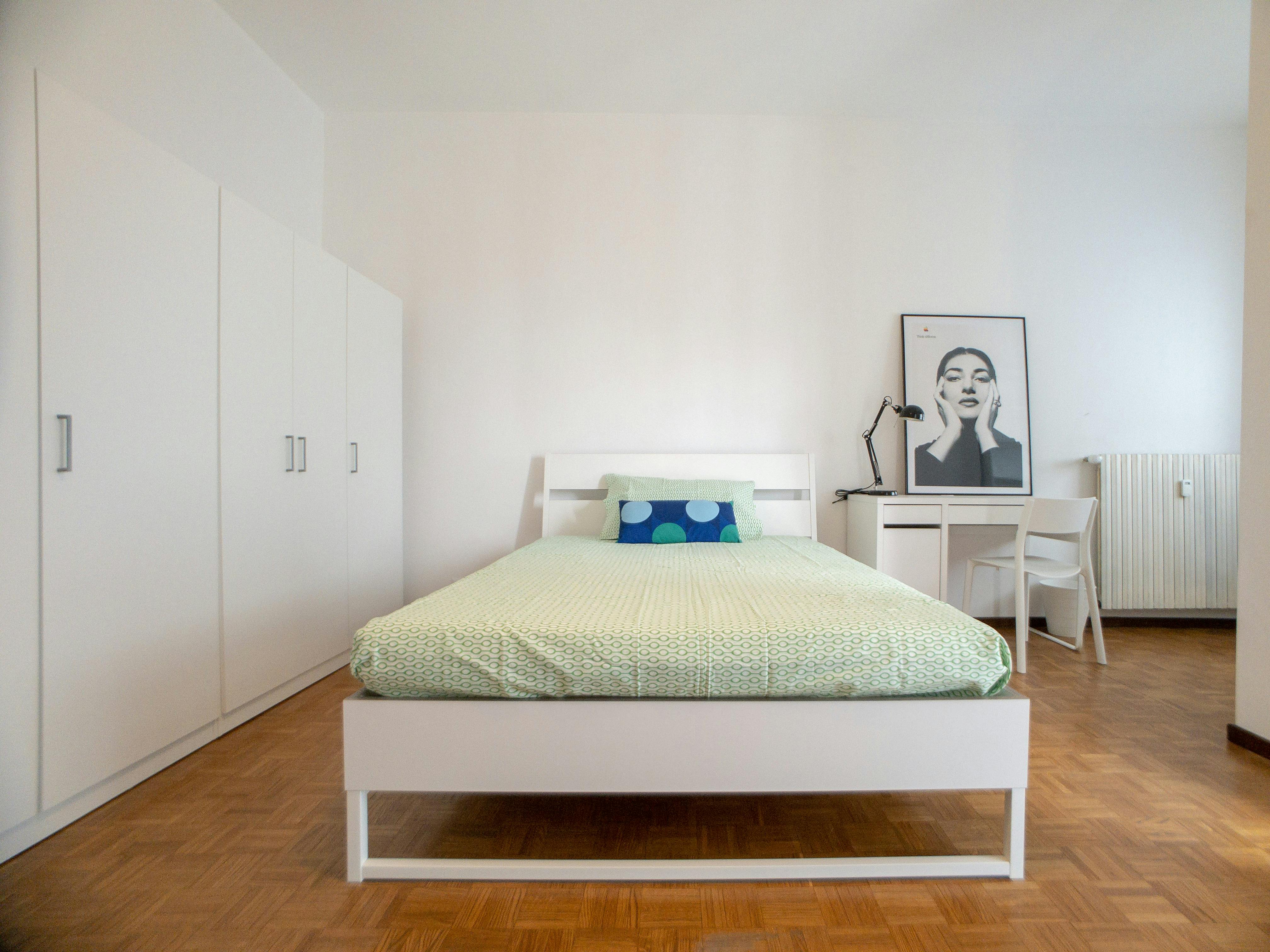 Shared room for rent for €230 per month in Cologno Monzese, Via Filippo Turati