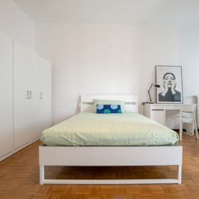 Shared room for rent for €460 per month in Cologno Monzese, Via Filippo Turati