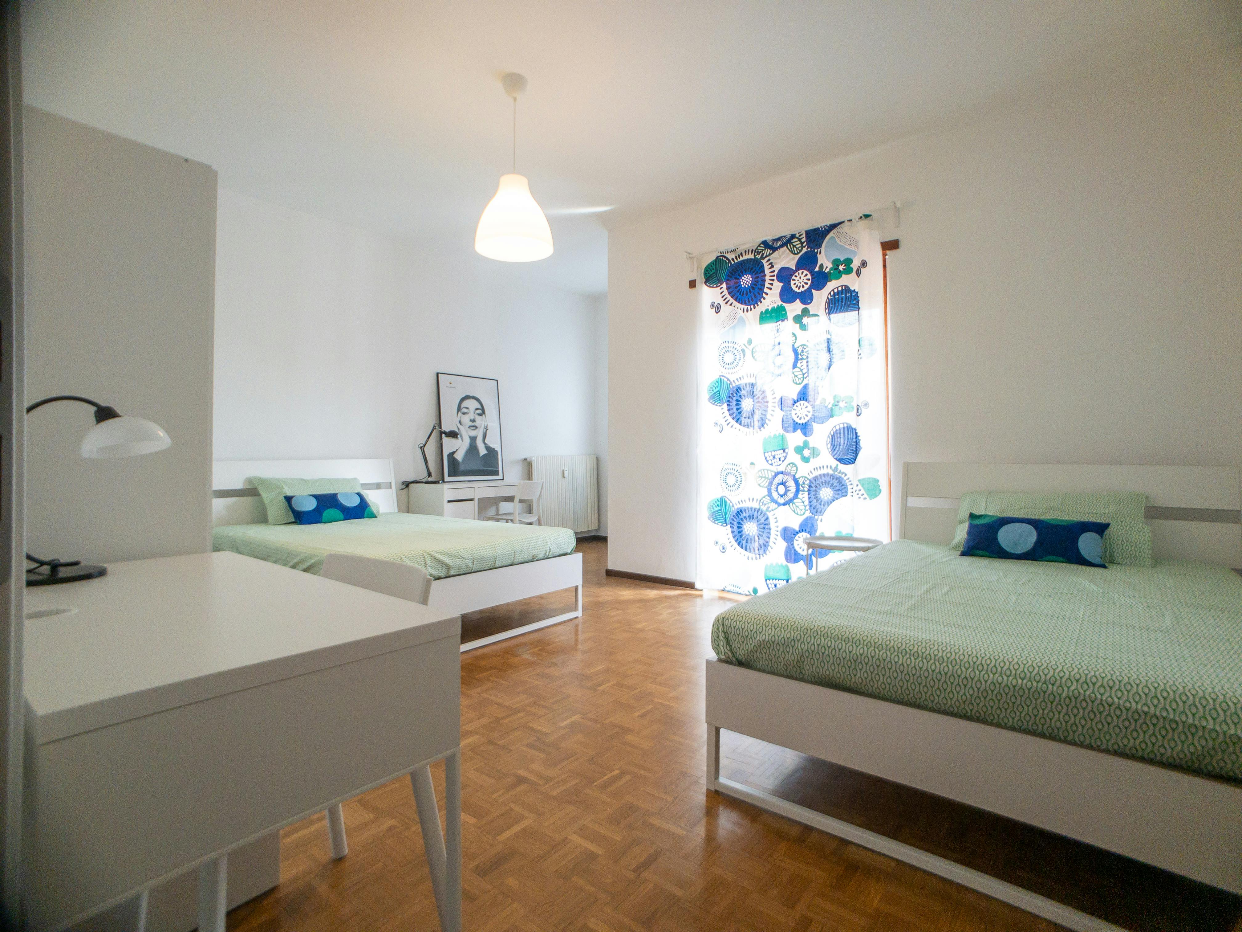 Shared room for rent for €430 per month in Cologno Monzese, Via Filippo Turati