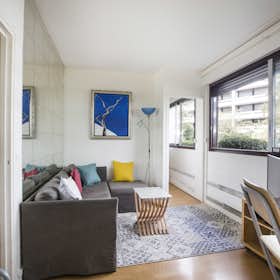 Apartment for rent for €1,320 per month in Paris, Rue Lecourbe
