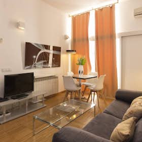 Квартира за оренду для 1 695 EUR на місяць у Madrid, Calle de Atocha