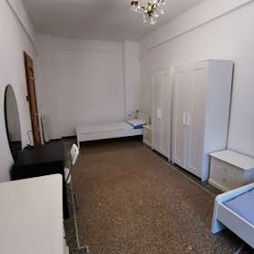 Cameră comună de închiriat pentru 280 EUR pe lună în Genoa, Via Venezia