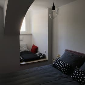 Studio for rent for €680 per month in Ljubljana, Emonska cesta
