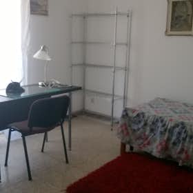 Private room for rent for €295 per month in Turin, Via Carlo Pisacane