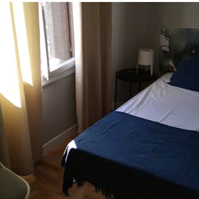 Private room for rent for €710 per month in Madrid, Calle de Alberto Aguilera